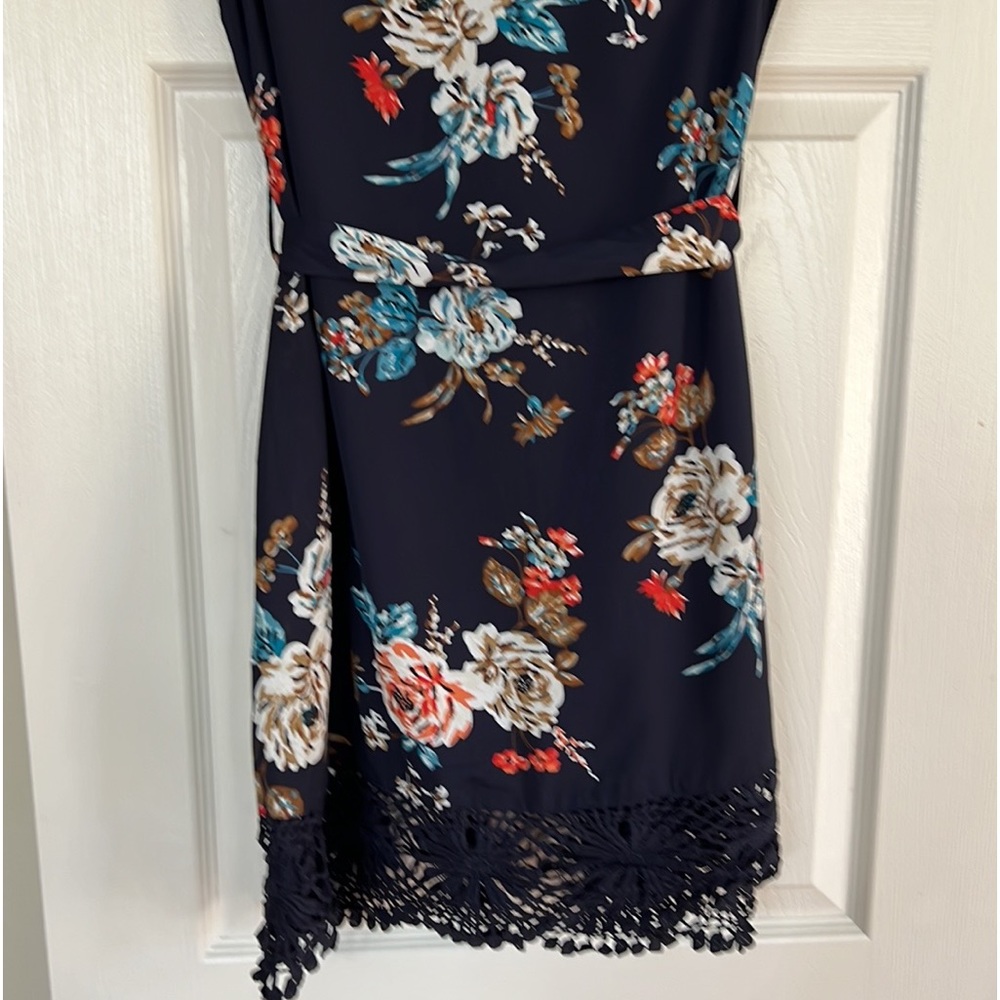NWOT SHEIN Dress Size Small Navy Blue Tie Belt Floral Lace Crochet V-Neck Flowy - Picture 3 of 15